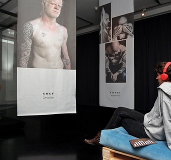 Blick in die Ausstellung „Tattoo &amp; Piercing“, GRASSI Museum für Völkerkunde zu Leipzig