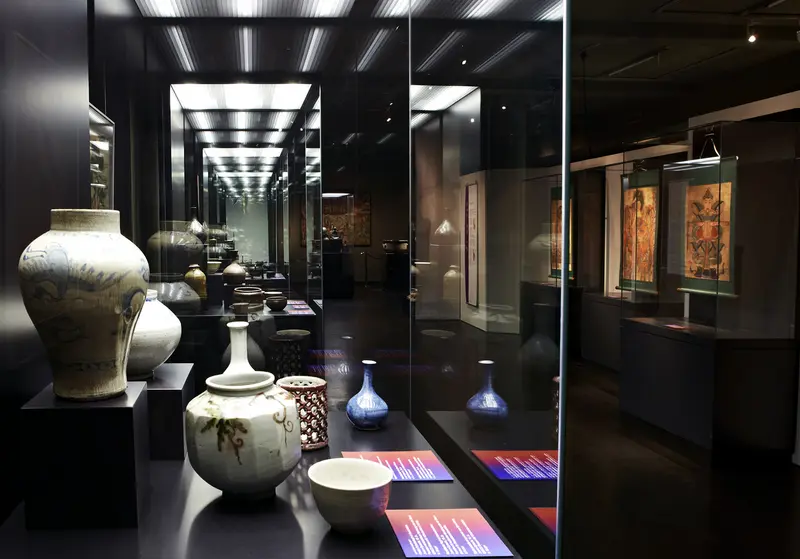 Blick in die Ausstellung,2012 ©GRASSI Museum für Völkerkunde zu  Leipzig, Foto: Thomas Dachs