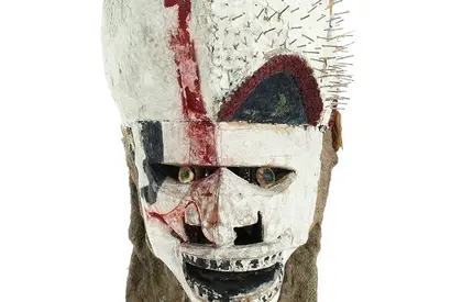 eine weiße Maske
