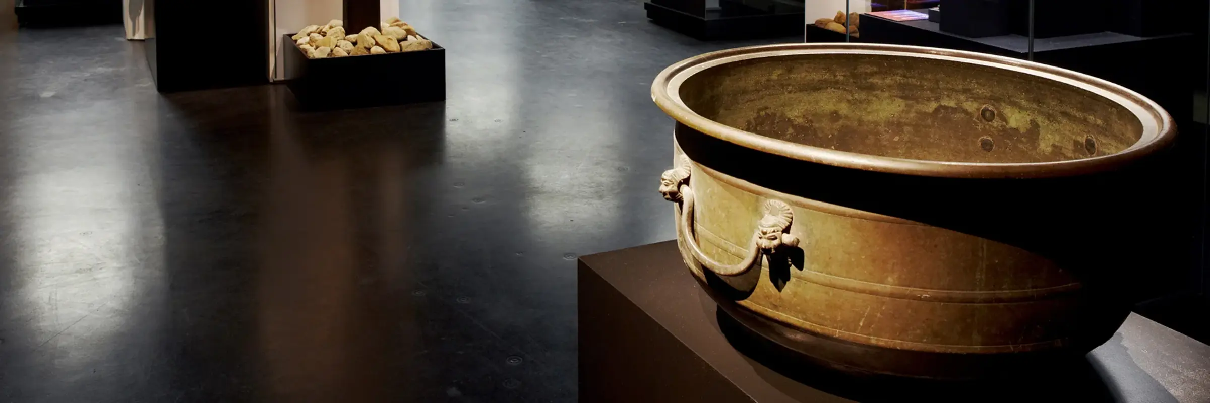 Blick in die Ausstellung, 2012 GRASSI Museum für Völkerkunde zu Leipzig,  Foto: Thomas Dachs