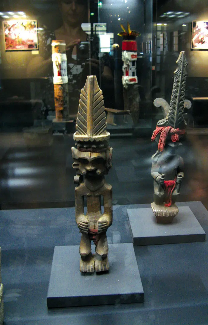 Blick in die Ausstellung (Ahnenfiguren), 2008 © GRASSI Museum für  Völkerkunde zu Leipzig