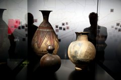 Keramikgefäße in der Ausstellung