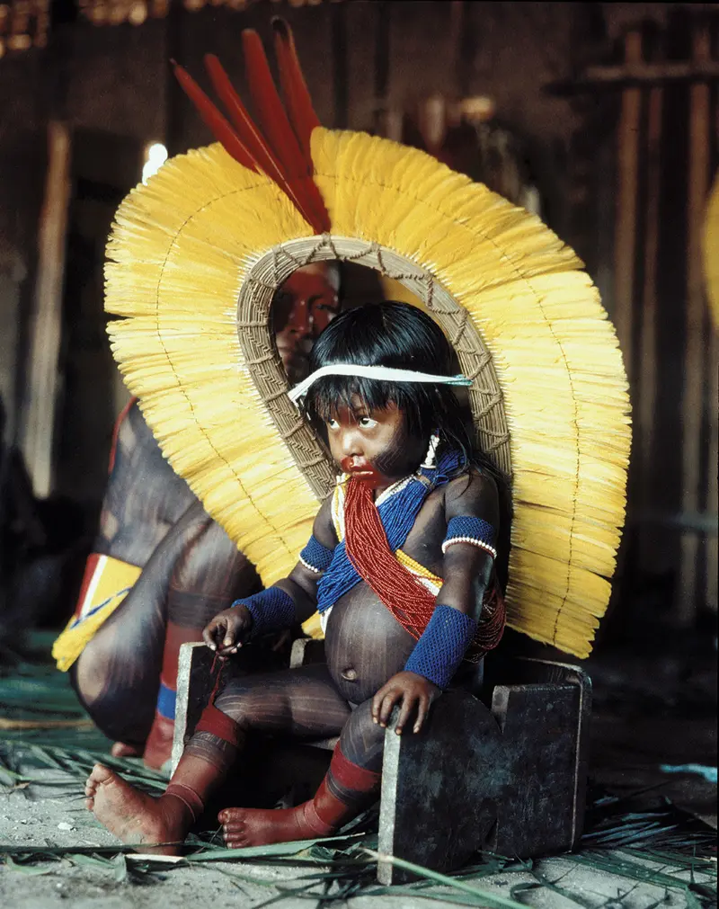 Für eine Namensgebungszeremonie geschmücktes Kaiapó-Kind, Foto: Gustaaf Verswijver