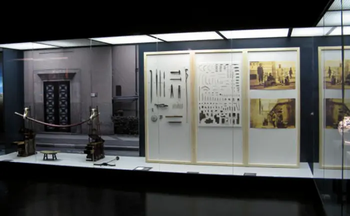 Exhibition preview of  "Spurenlese II", GRASSI Museum für Völkerkunde zu Leipzig, photo: Jan Heidtmann