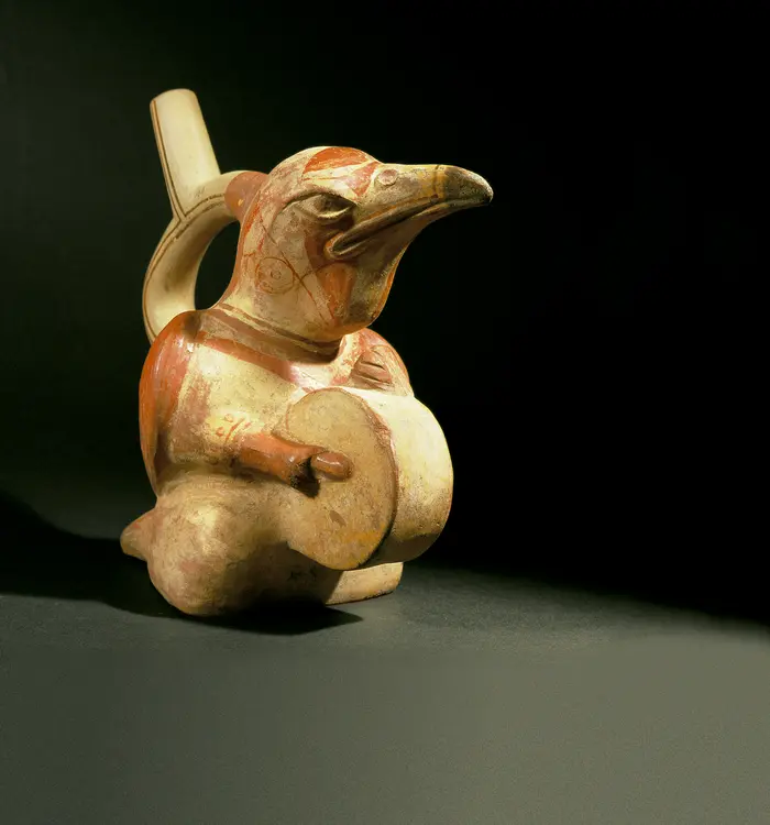 Gabelhalsgefäß in Form eines Vogels, Peru, 18 cm, ca. 100 v. Chr. –  600 n. Chr., 2001 © GRASSI Museum für Völkerkunde zu Leipzig, Foto: Ingrid Hänse